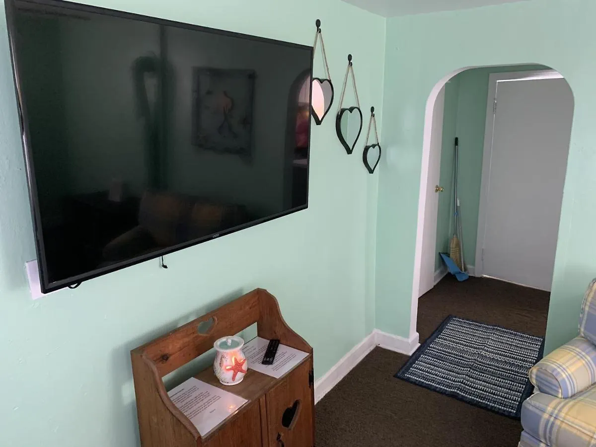 Beach Side Studio #1 apts North Camellia Acres