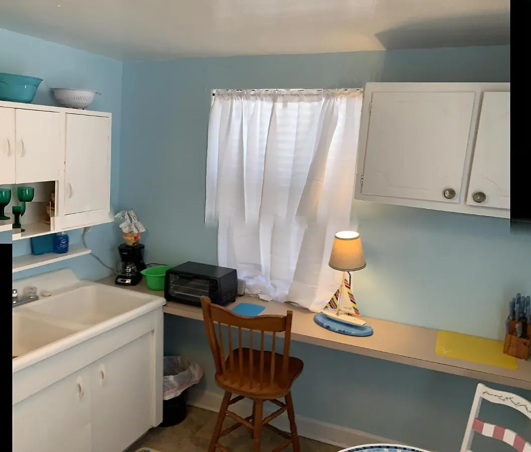 Beach Side Studio #1 apts North Camellia Acres Apartment