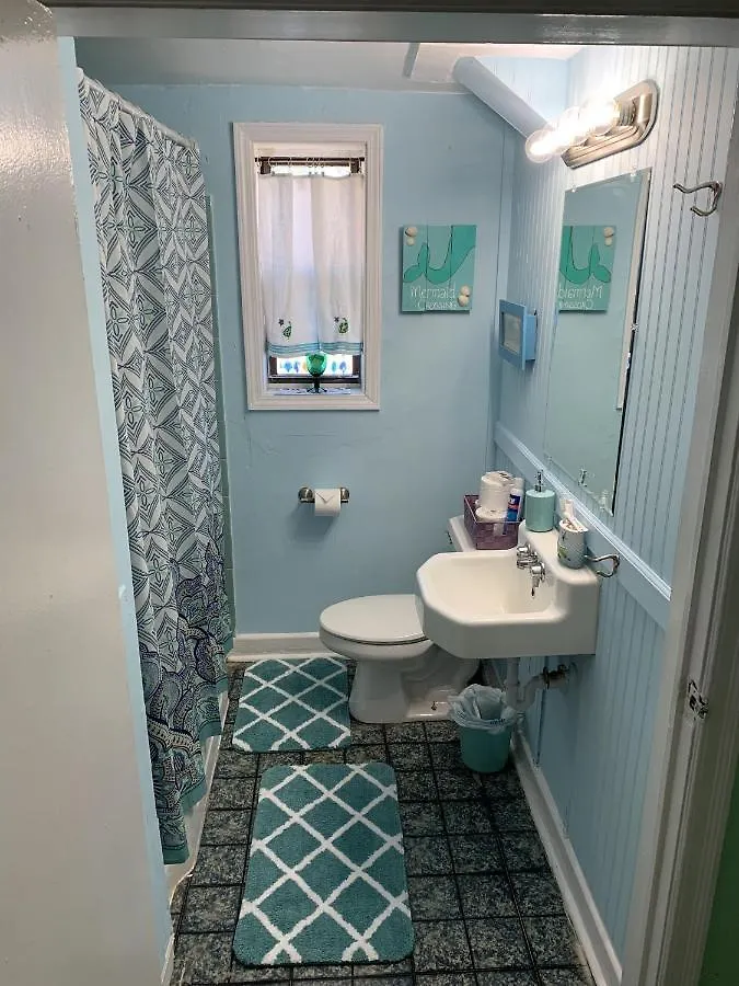 Beach Side Studio #1 apts North Camellia Acres